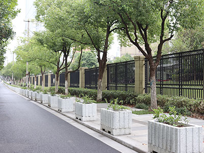 仿石材花箱式隔離護(hù)欄